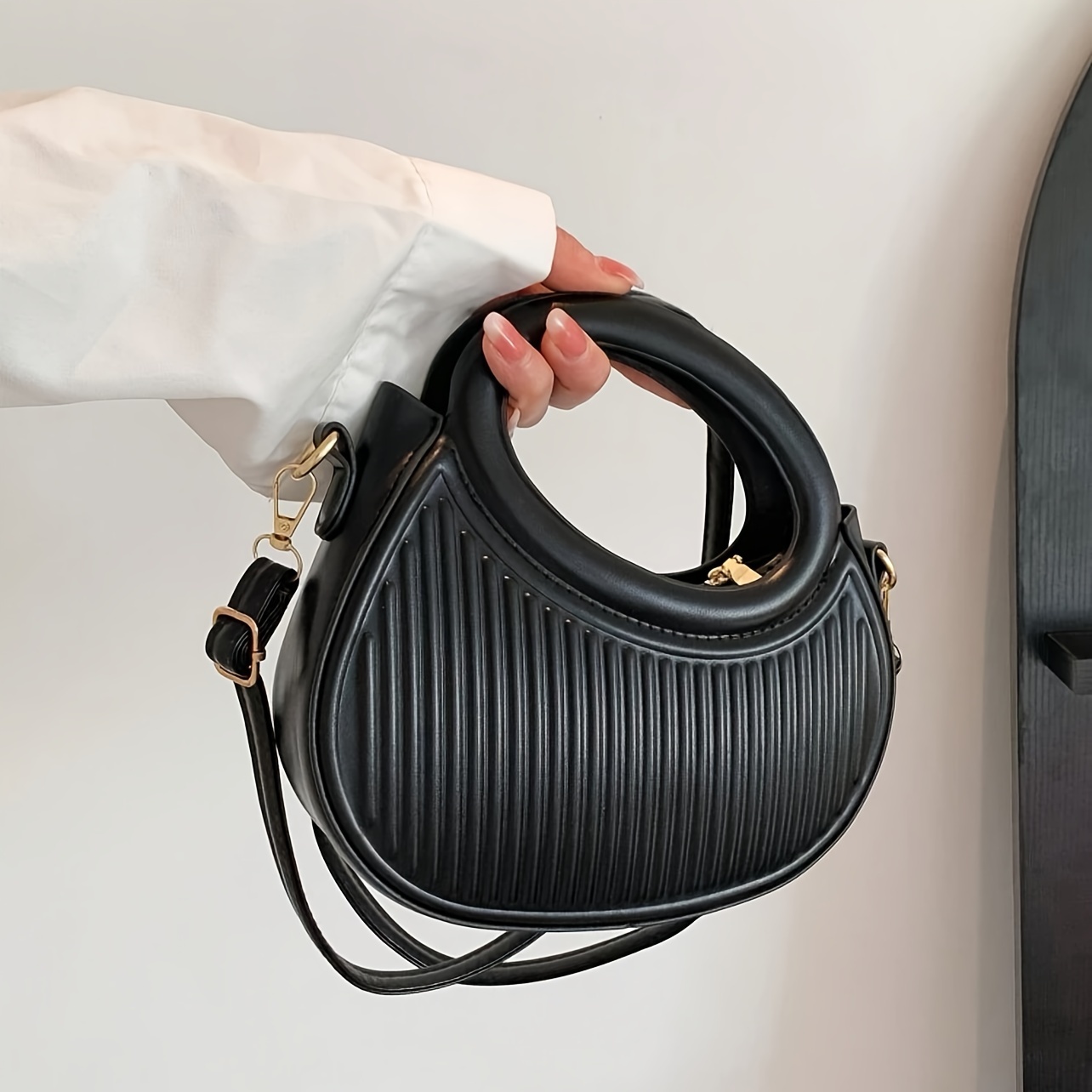 Interior Design Elegant - Chic Stripe Design Crossbody Bags for