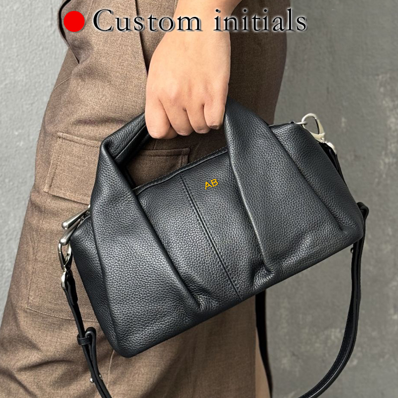 Custom Initials Leather Pillow - đánh giá và giá Interior Design Japan